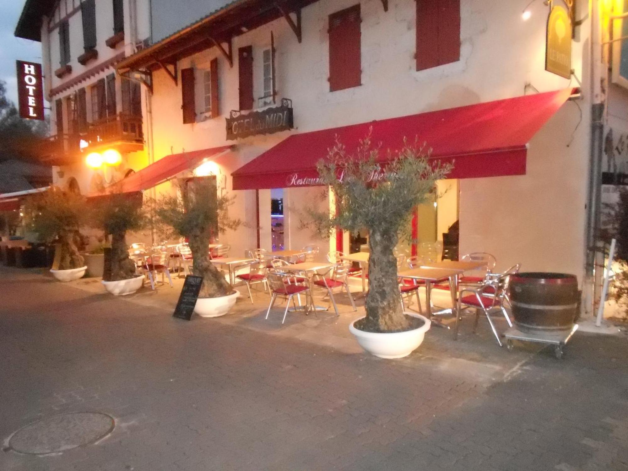 Hotel Du Midi Cazaubon Екстериор снимка
